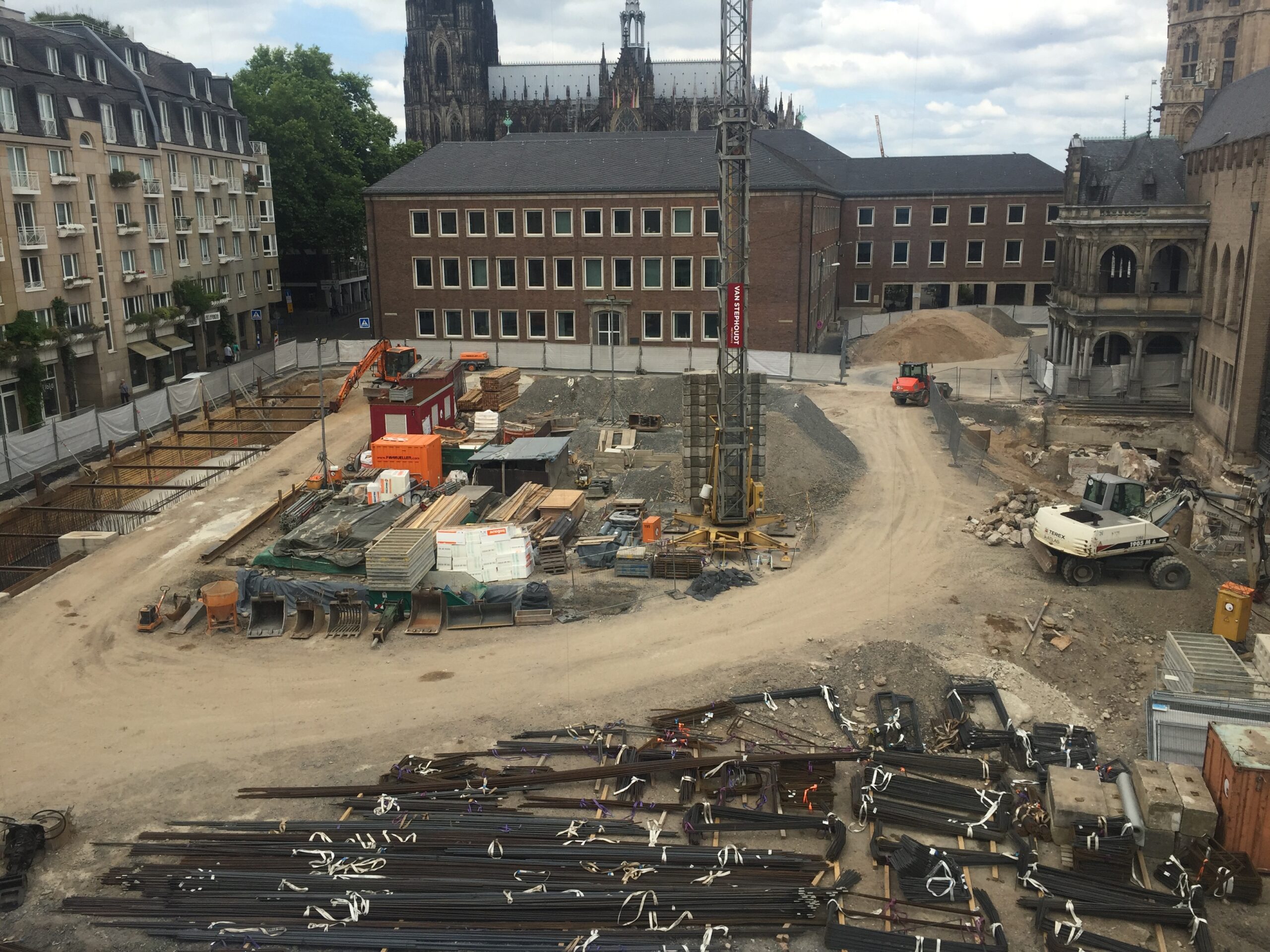 Construction_site_in_Cologne,_Germany_(2017)